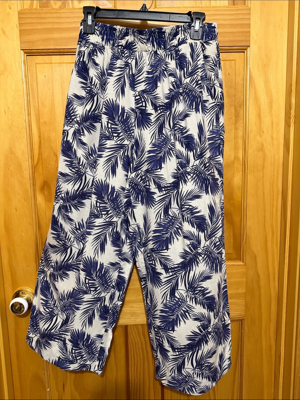Panama Jack White and Navy Palm Print Cropped Pull On Pants, Linen Blend